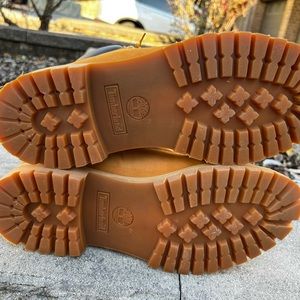 Gently Used Men Timberland classic boot